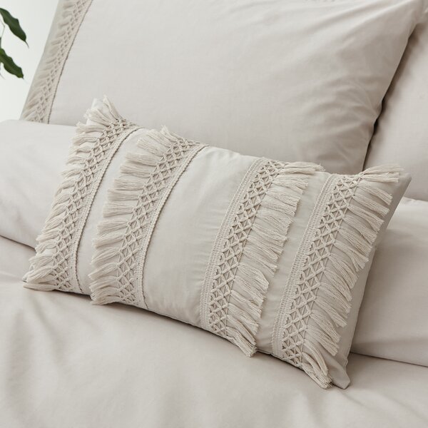 White best sale tassel cushion